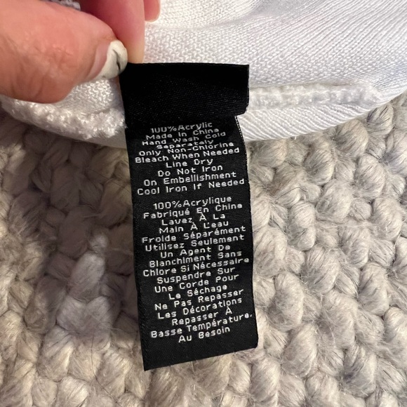 Montreal Canadiens Winter Hat / *BRAND NEW* - Picture 11 of 13